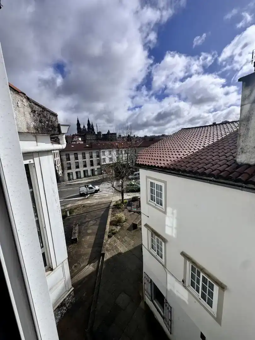 Vista exterior de Casa adosada en venda en Santiago de Compostela 