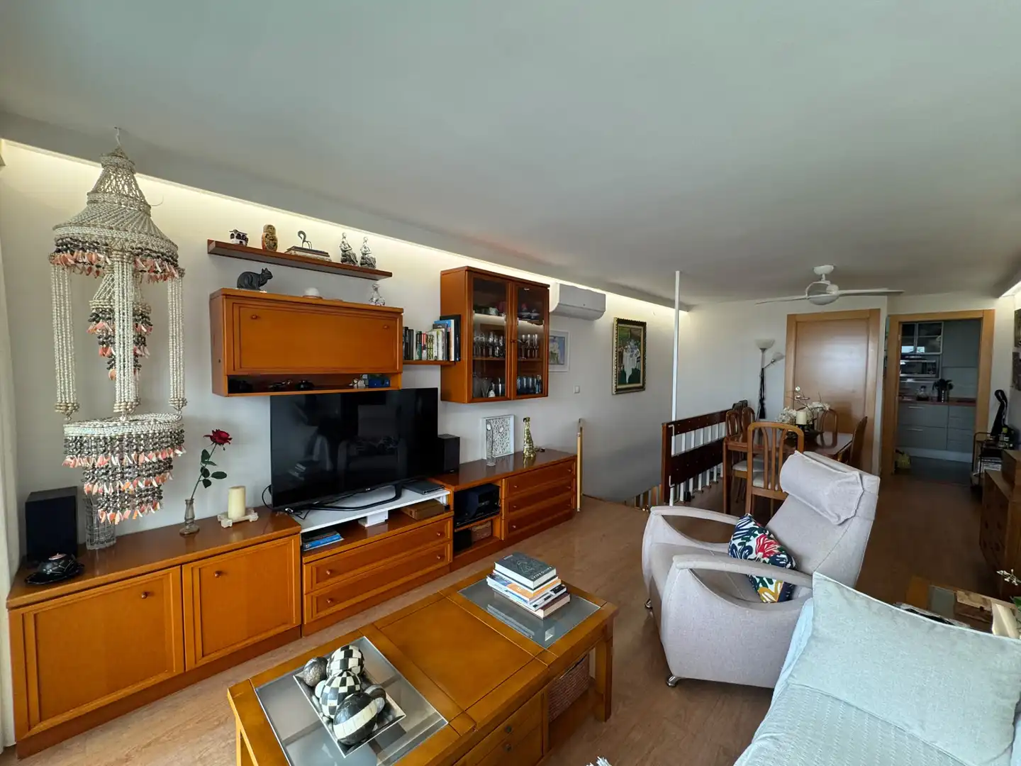 Sala d'estar de Apartament de lloguer en El Campello amb Aire condicionat, Calefacció i Moblat