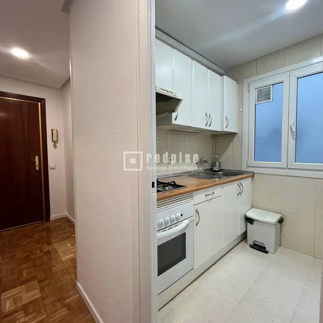Küche von Wohnung zur Miete in Madrid mit Heizung, Privatgarten und Parkett