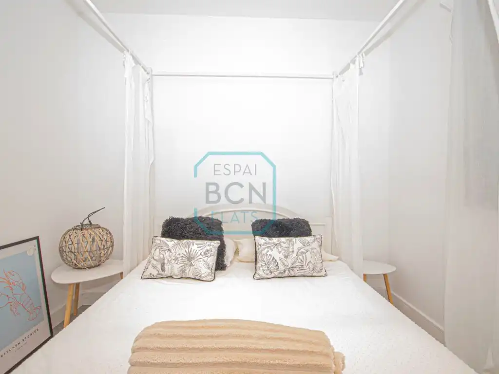 Schlafzimmer von Haus oder Chalet zum Verkauf in Calafell mit Klimaanlage, Schwimmbad und Balkon