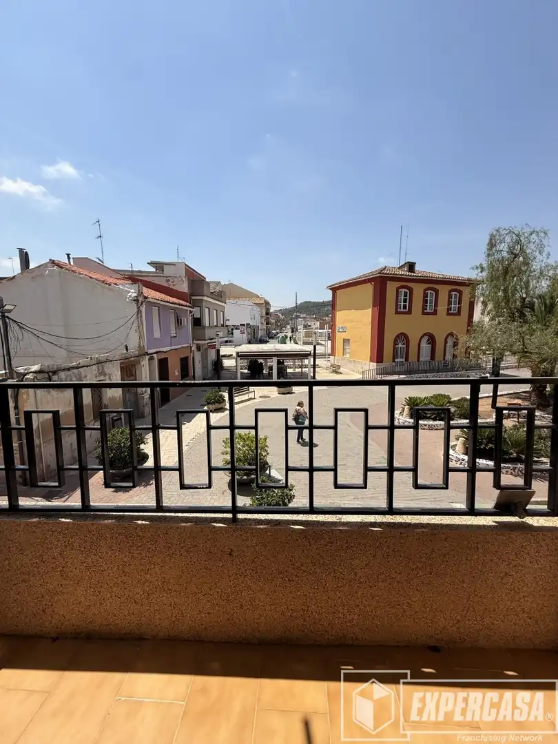 Vista exterior de Pis en venda en Riba-roja de Túria amb Aire condicionat i Traster