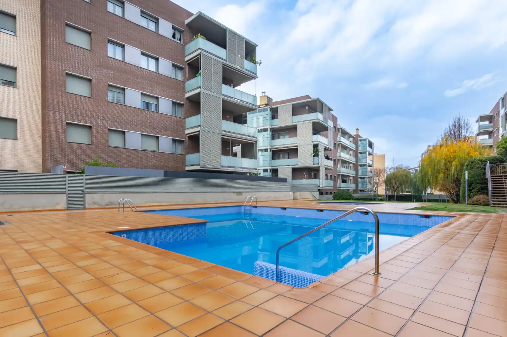 Swimming pool of Flat for rent in Sant Cugat del Vallès  with Private garden, Parquet flooring and Terrace