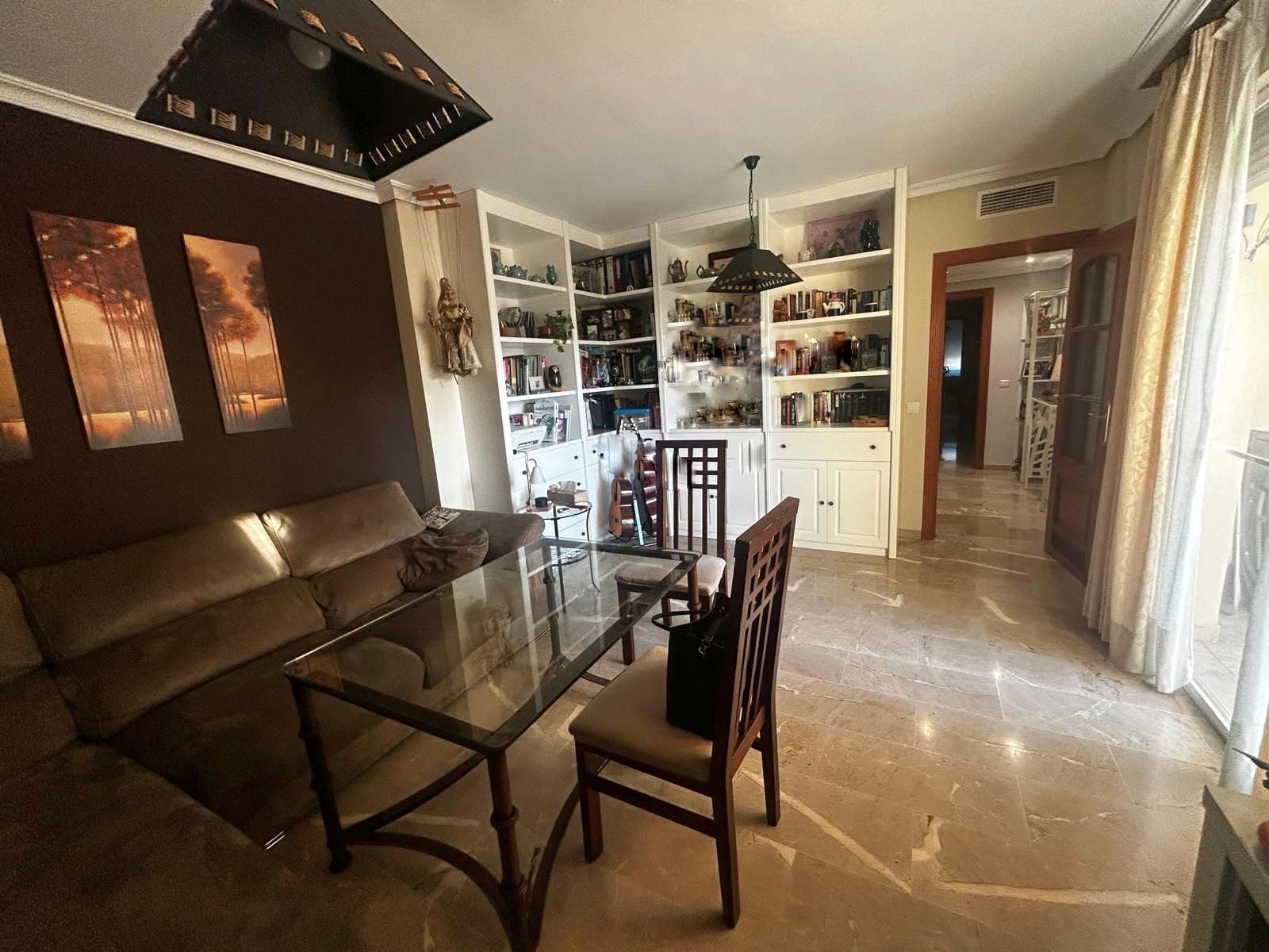Comedor de Piso en venta en  Córdoba Capital con Aire acondicionado, Calefacción y Jardín privado