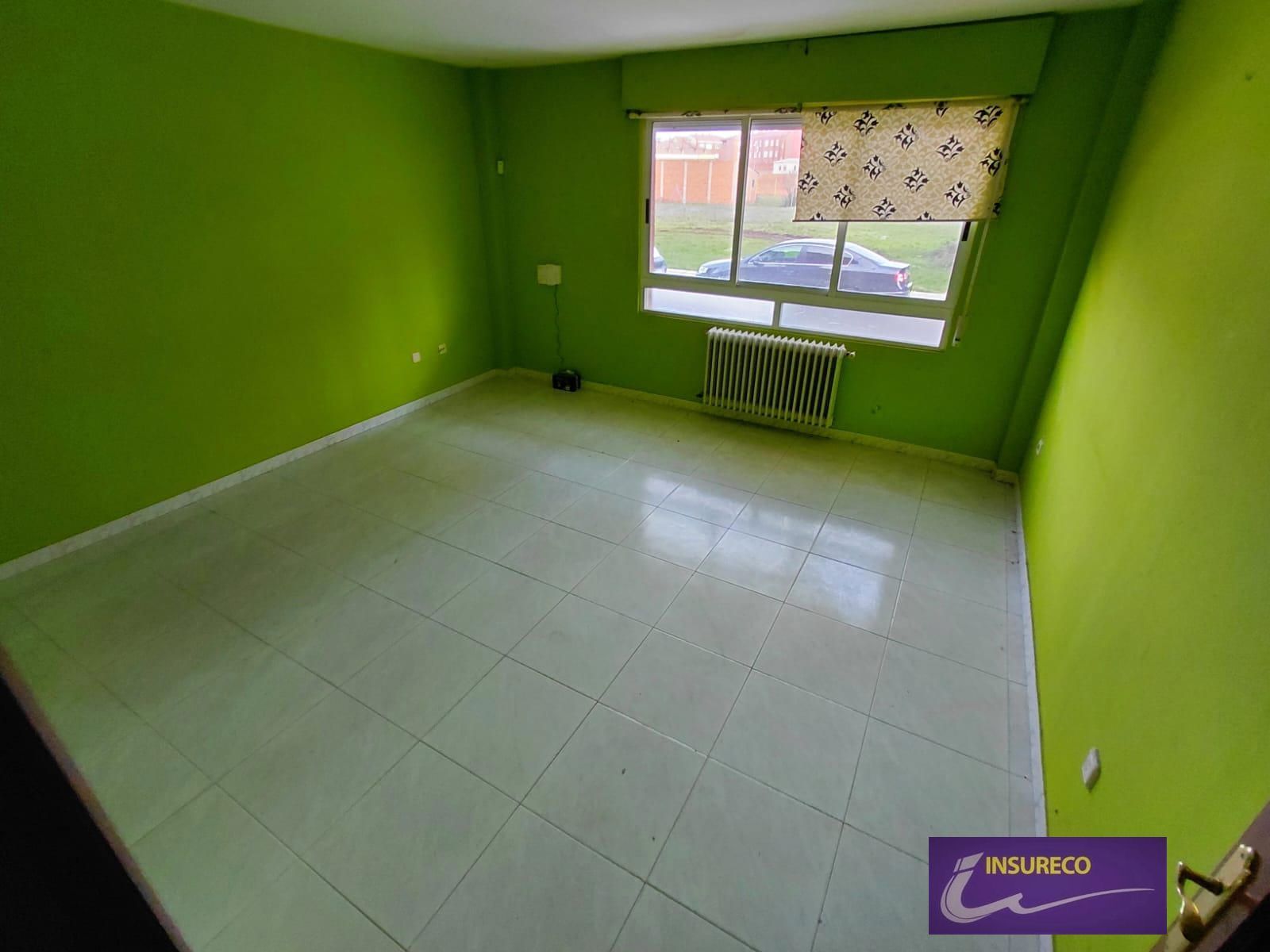 Bedroom of Flat for sale in Valverde de la Virgen  with Heating and Storage room