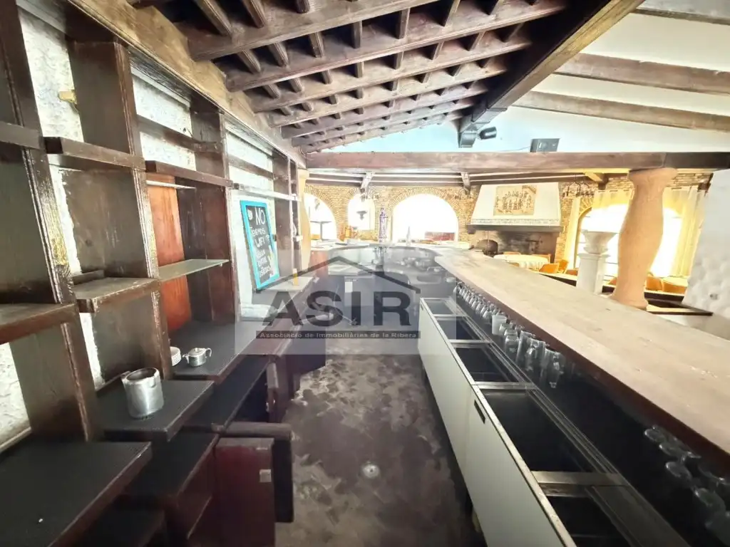 Local en venta en Dénia