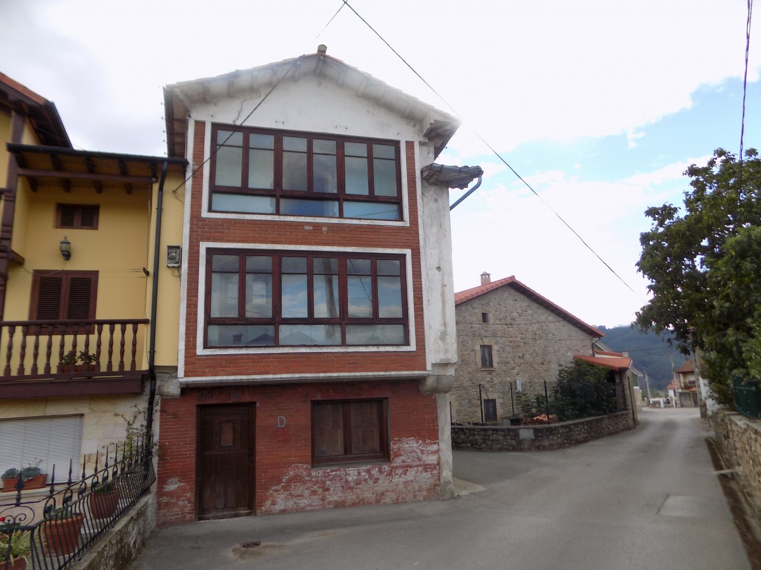Exterior view of Single-family semi-detached for sale in San Felices de Buelna