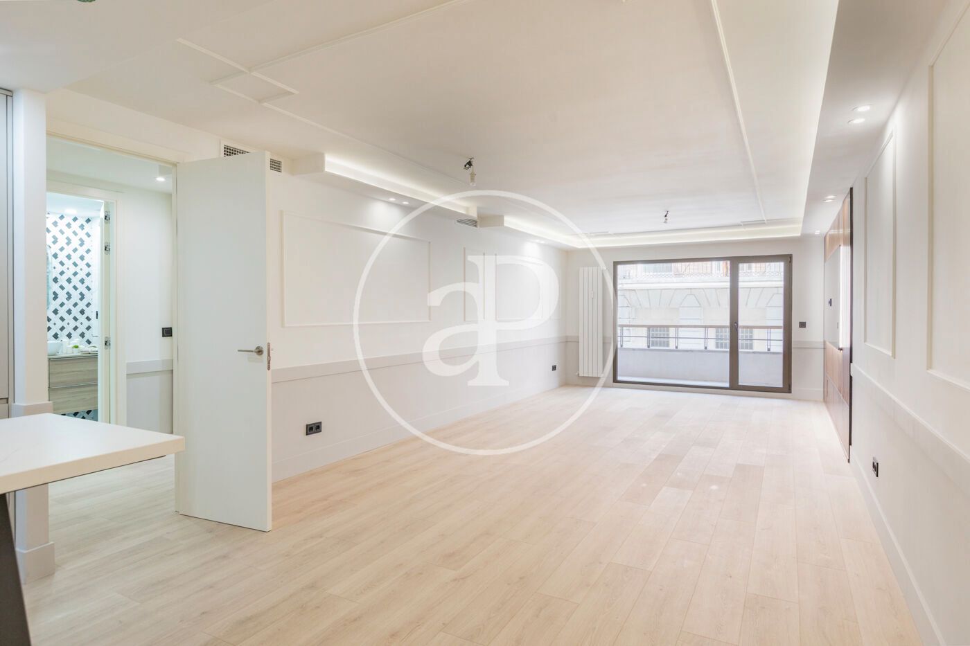 Flat to rent in  Madrid Capital  with Air Conditioner, Heating and Private garden
