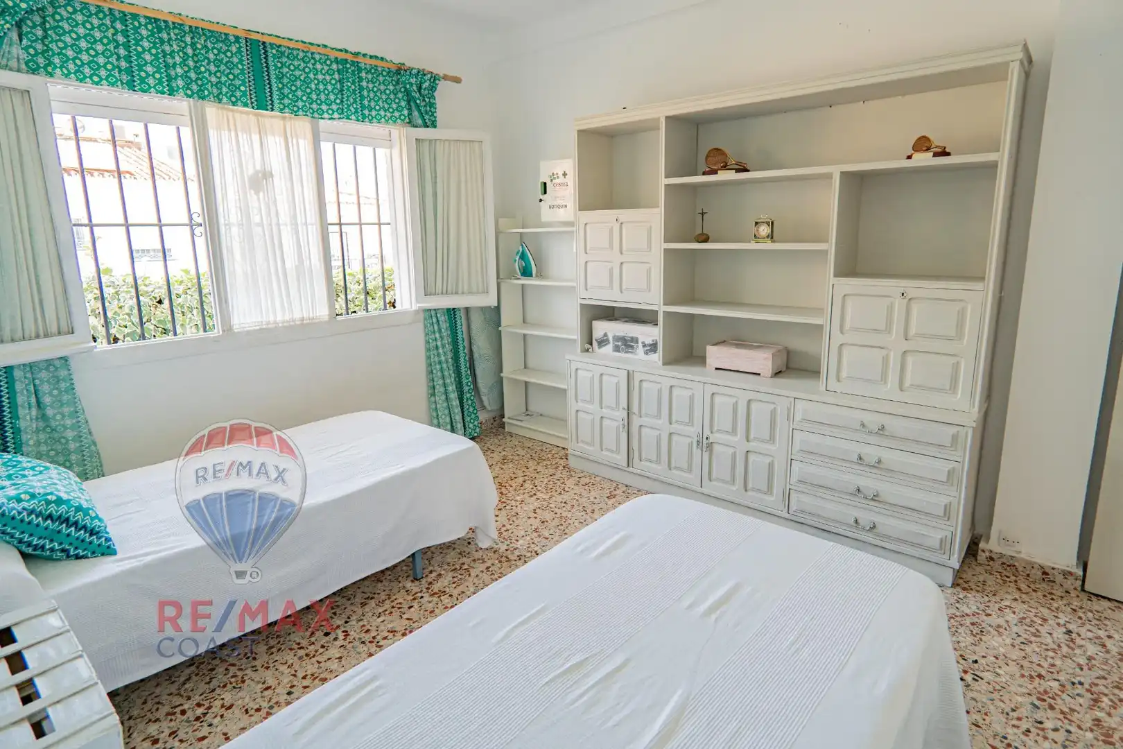Habitación de Casa adosada en venta en Málaga con Aire acondicionado, Jardín privado y Terraza