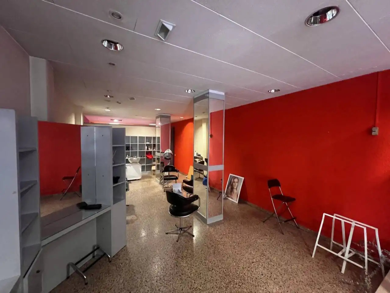 Commercial properties for sale in Manresa  with Air Conditioner