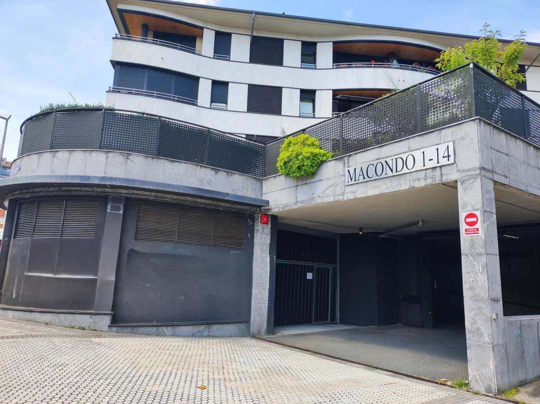 Vista exterior de Garatge en venda en Donostia - San Sebastián 