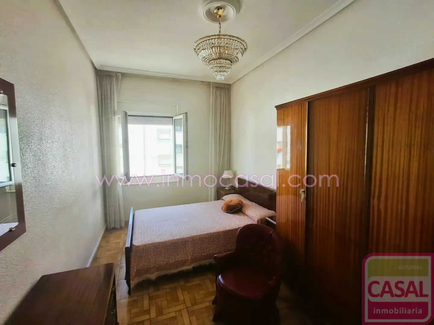 Schlafzimmer von Wohnung zum Verkauf in Castrillón mit Möbliert