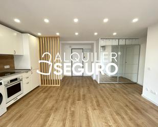 Bedroom of Flat to rent in  Madrid Capital  with Air Conditioner, Heating and Terrace