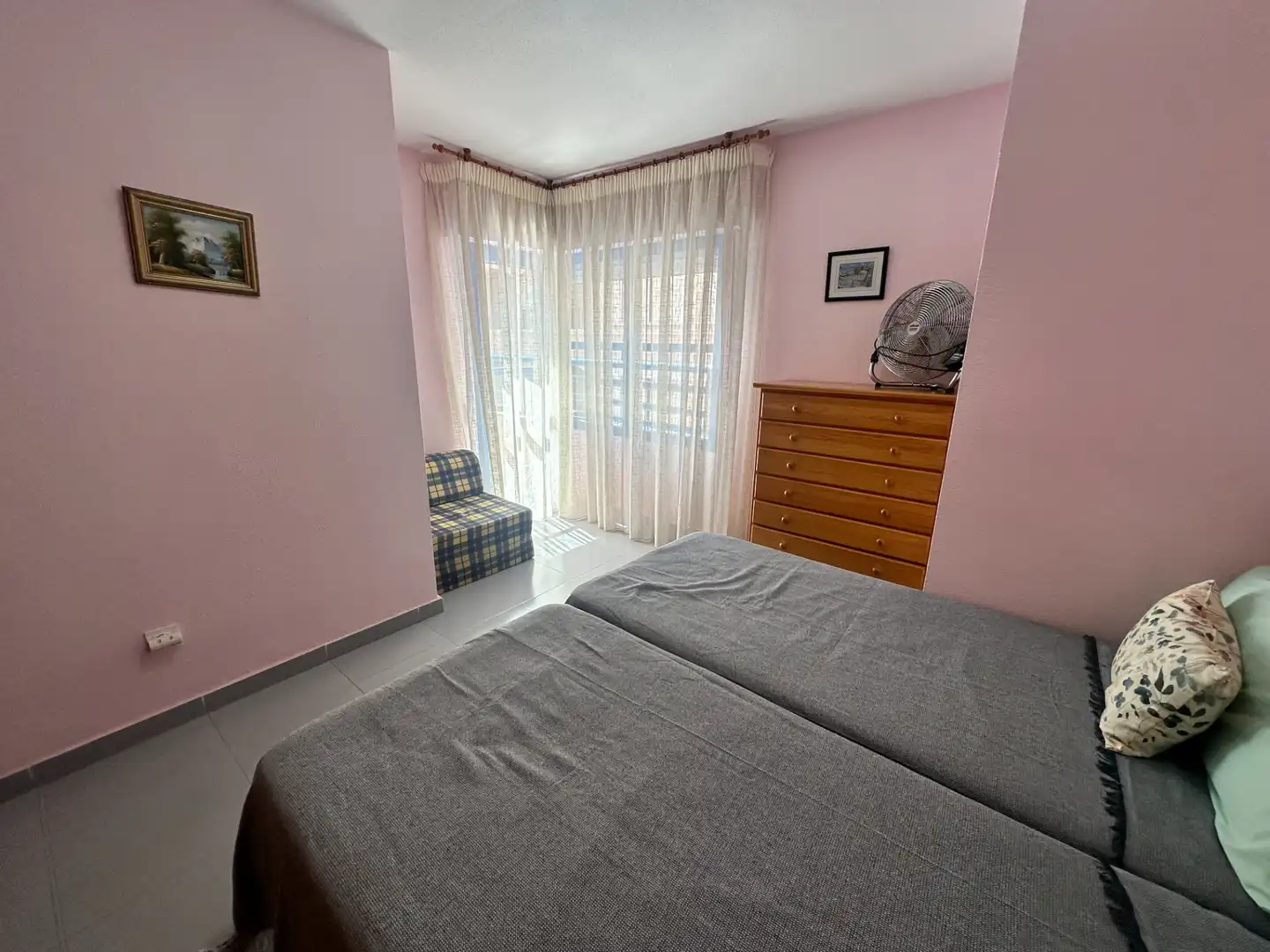 Habitación de Apartamento en venta en Guardamar del Segura con Terraza, Amueblado y Lavadora