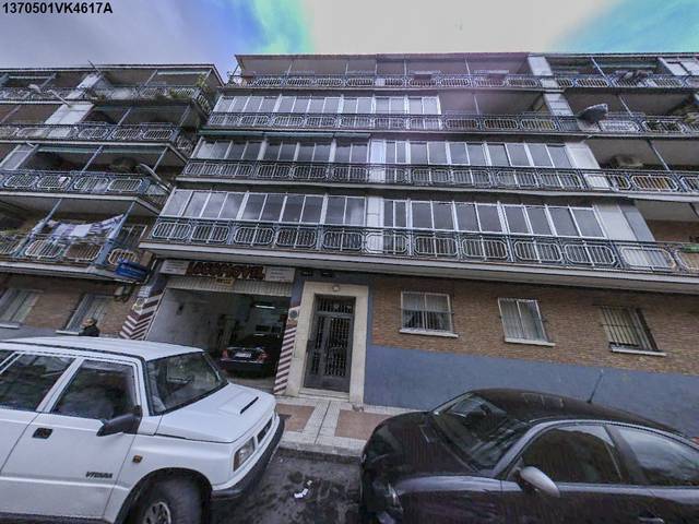 Piso en Venta en C/ Jose Del Pino en Los Rosales
