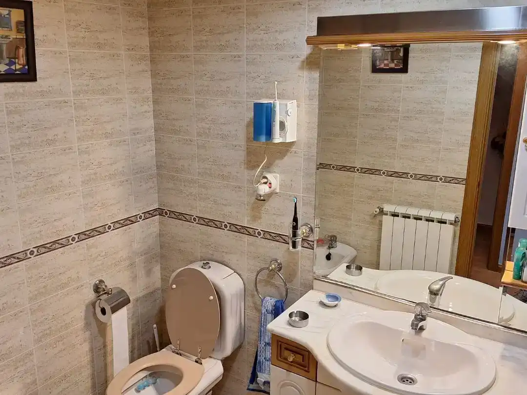 Bany de Casa o xalet en venda en Villalbilla amb Aire condicionat, Piscina i Balcó