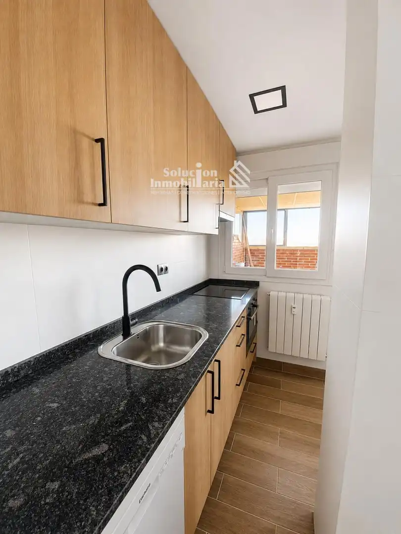 Cocina de Ático de alquiler en Salamanca con Calefacción, Terraza y Amueblado