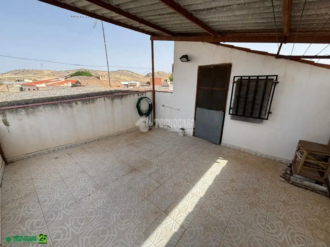 Terrassa de Casa adosada en venda en Granátula de Calatrava amb Aire condicionat