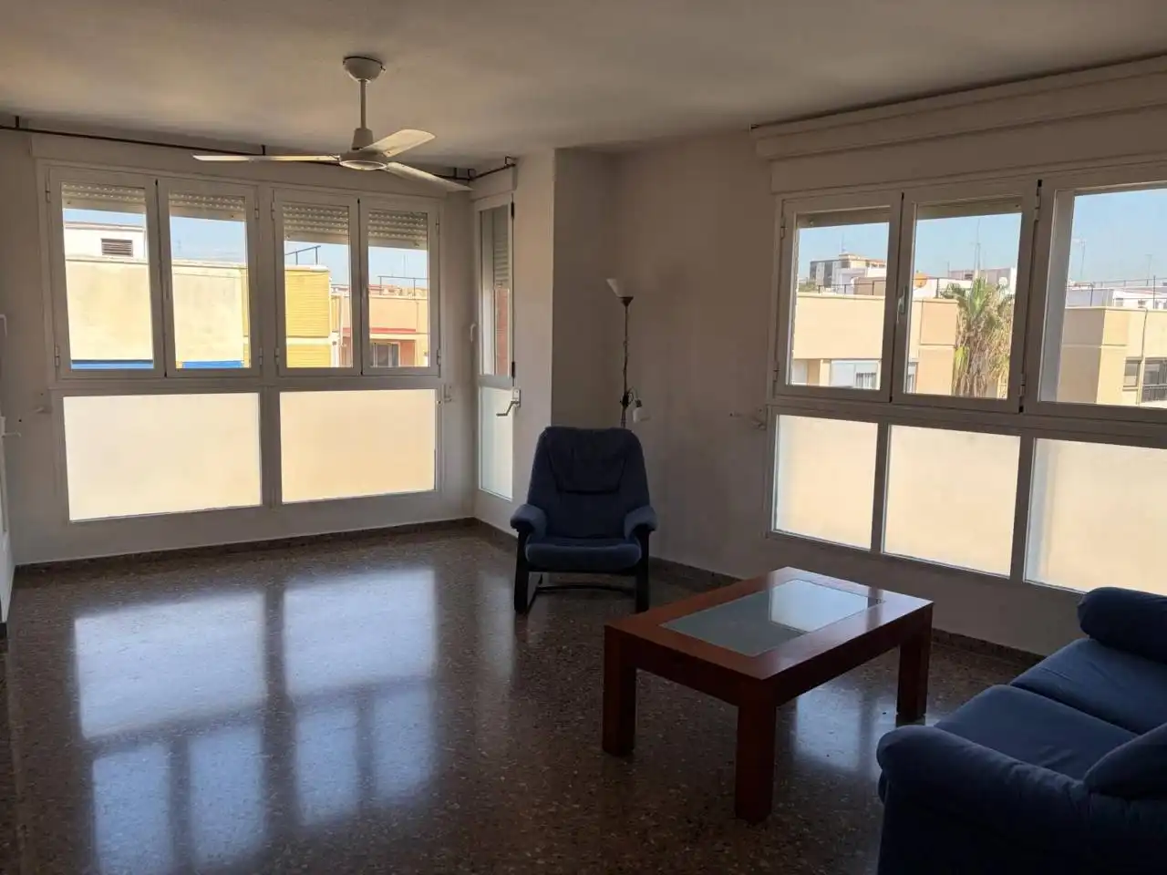 Sala d'estar de Pis en venda en Valencia amb Aire condicionat, Calefacció i Parquet