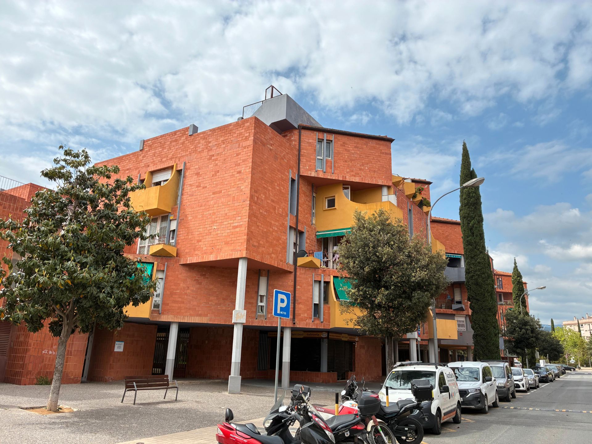 Vista exterior de Pis en venda en Reus amb Aire condicionat, Calefacció i Moblat
