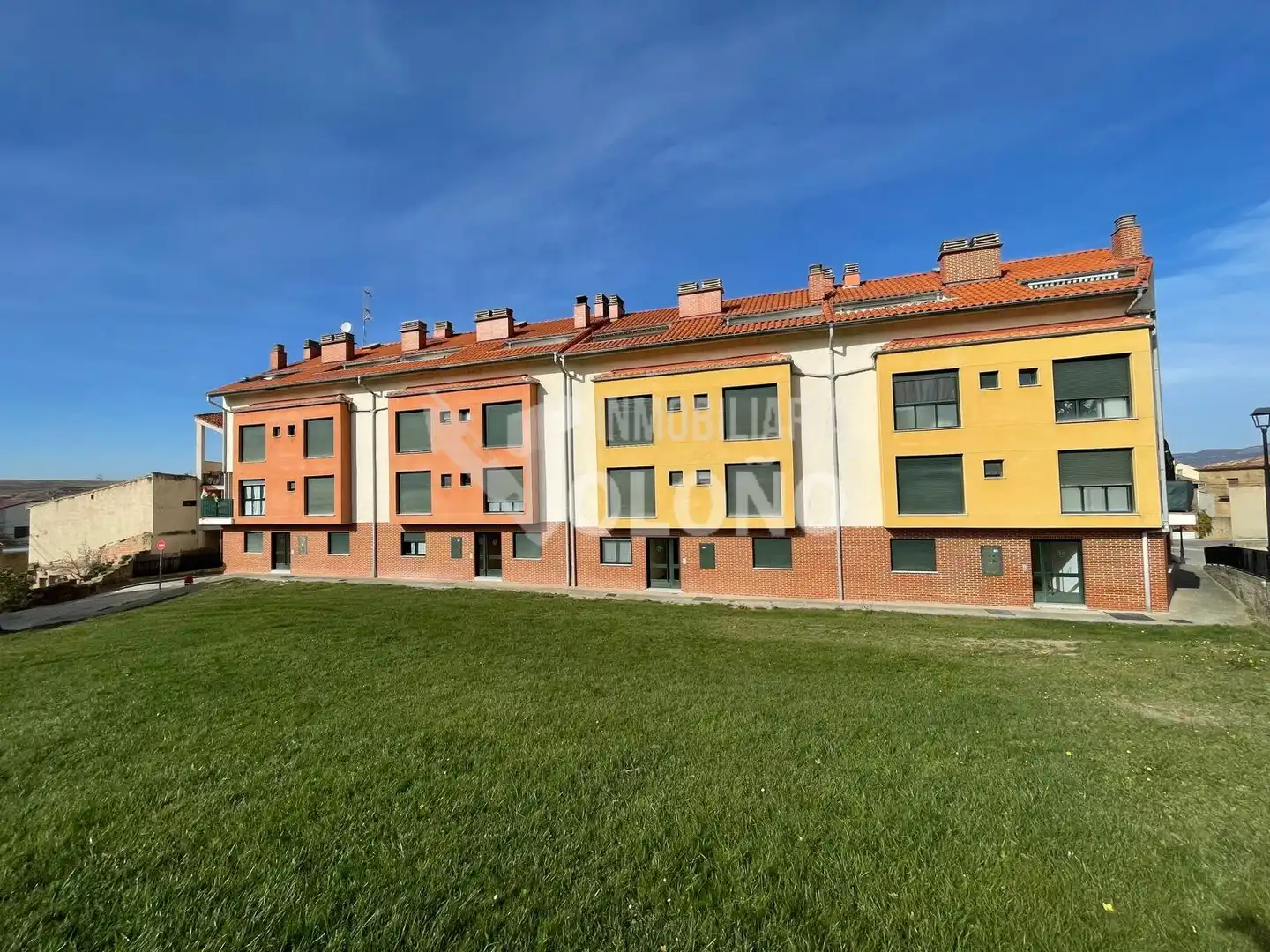 Vista exterior de Apartament en venda en Cuzcurrita de Río Tirón amb Calefacció, Terrassa i Moblat