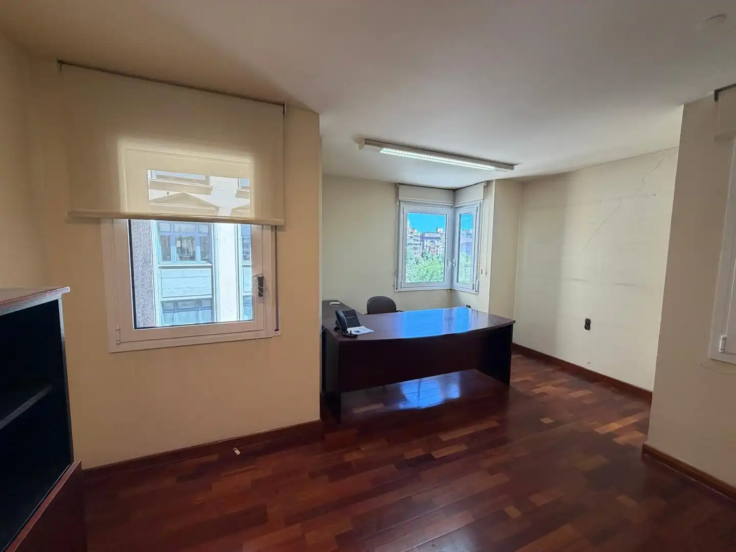 Office for rent in Girona  with Air Conditioner and Heating