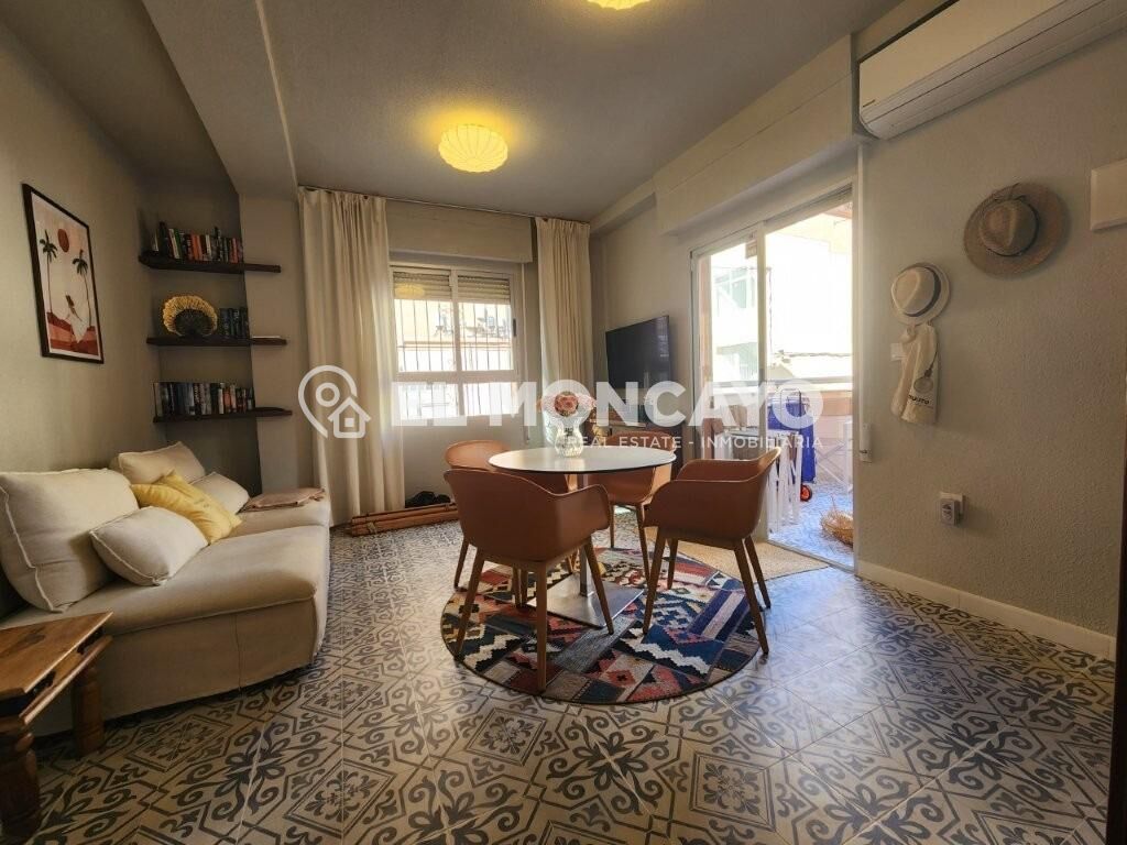 Vista exterior de Apartament en venda en Torrevieja amb Aire condicionat, Calefacció i Terrassa