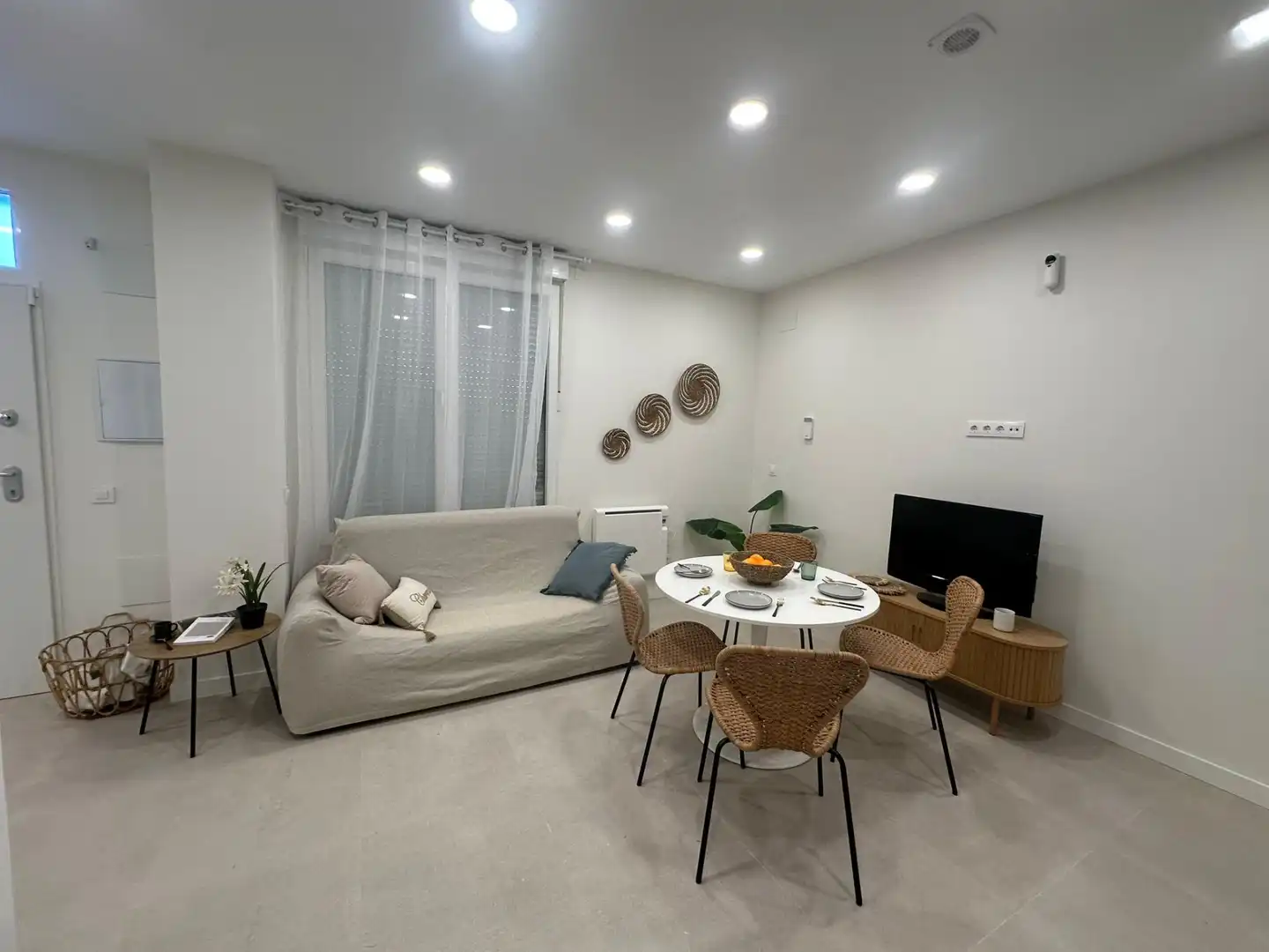 Sala d'estar de Apartament en venda en Madrid amb Aire condicionat, Calefacció i Moblat