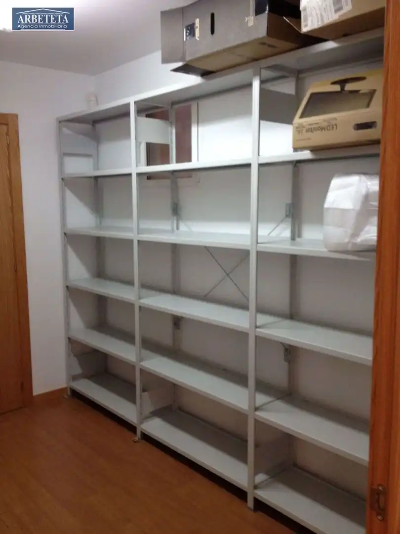 Office for sale in Guadalajara  with Air Conditioner, Heating and Storage room