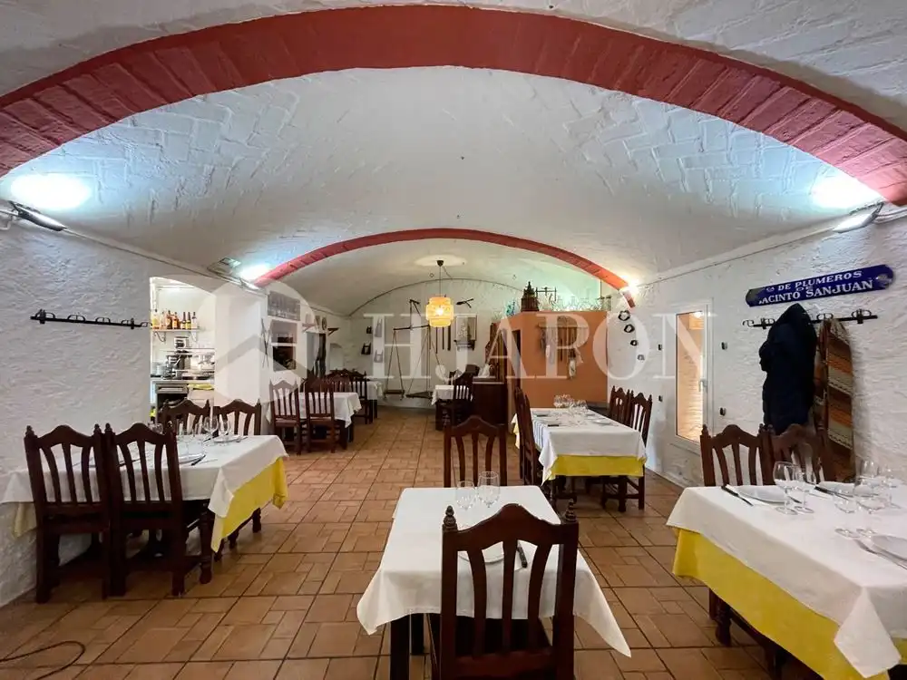 Casa o xalet en venda en Alella amb Jardí privat