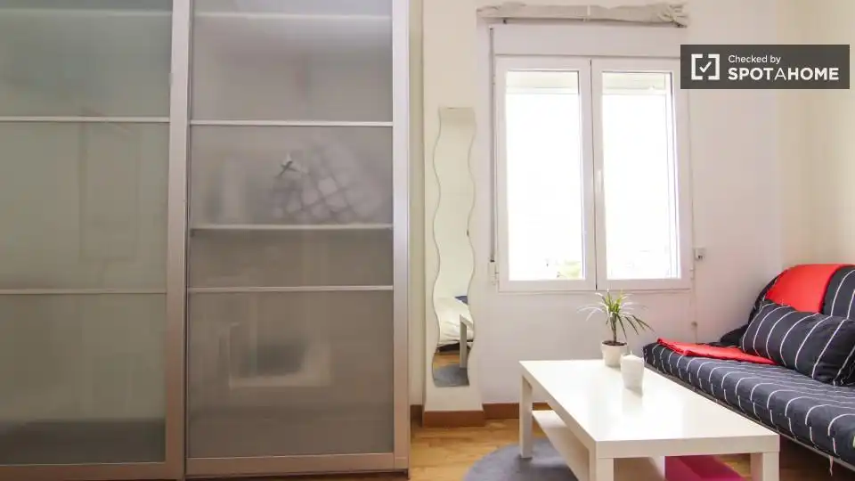 Habitación de Piso de alquiler en Valencia con Aire acondicionado, Calefacción y Amueblado