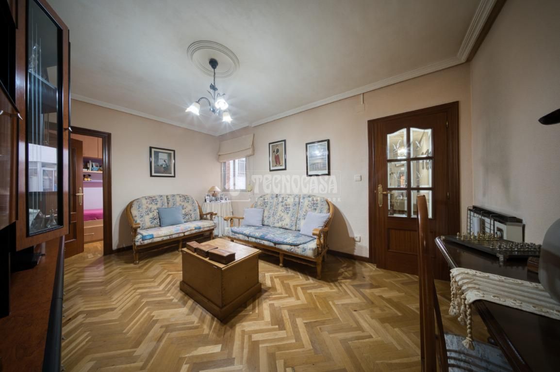 Living room of Flat for sale in Valladolid Capital  with Air Conditioner and Heating