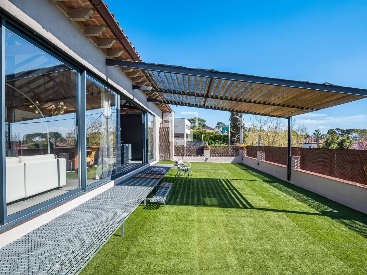 Terrassa de Casa o xalet en venda en Cerdanyola del Vallès amb Aire condicionat, Calefacció i Jardí privat