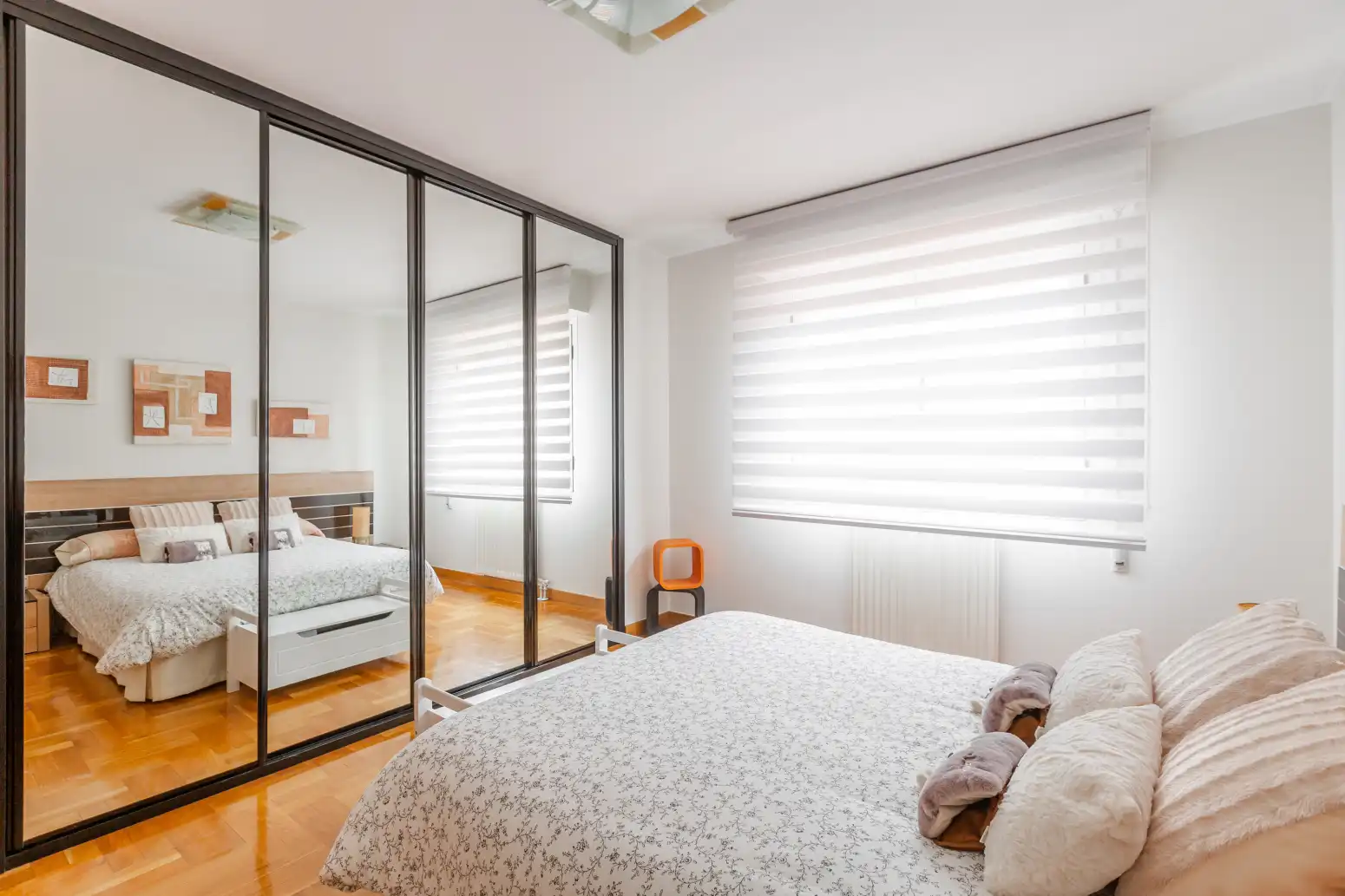 Habitación de Casa adosada en venta en Barañáin / Barañain con Calefacción, Jardín privado y Parquet