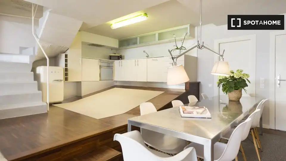 Flat with terrace to rent in Sarrià - Sant Gervasi