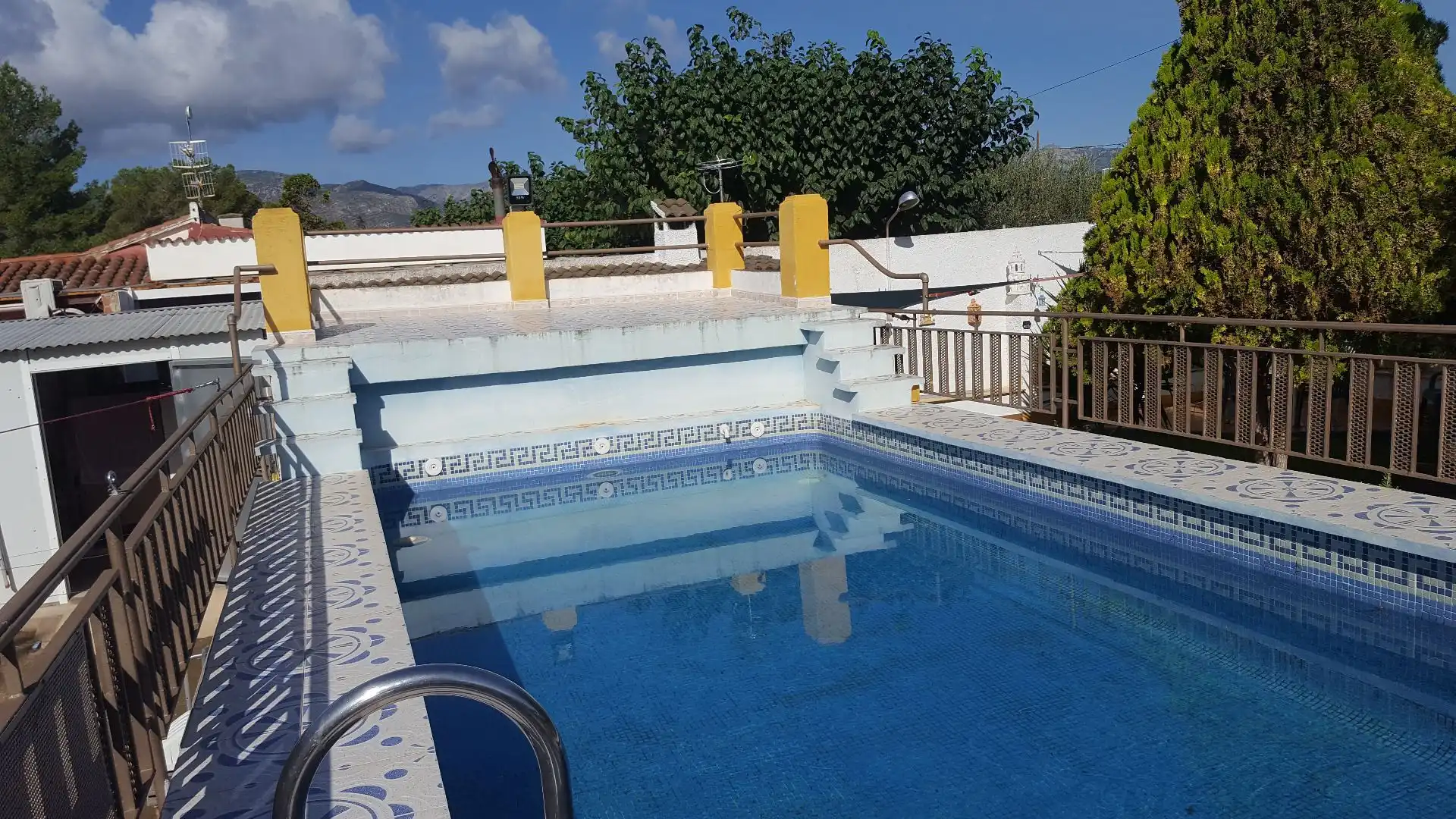 Piscina de Casa o xalet en venda en Tortosa amb Aire condicionat, Jardí privat i Traster