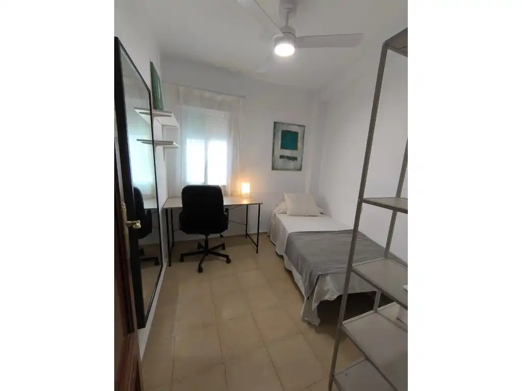 Flat for rent in Calle Julio Pellicer, Ciudad Jardín - Zoco