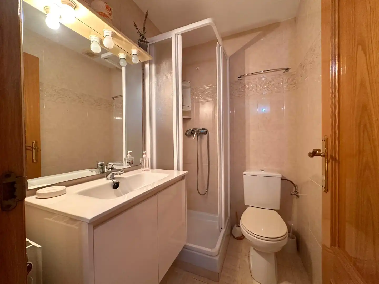 Baño de Planta baja en venta en Palamós con Aire acondicionado, Calefacción y Terraza