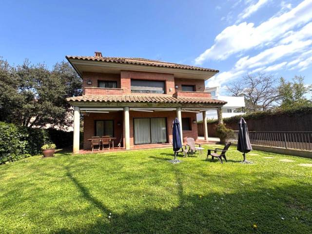 Casa-chalet en Venta en Golf - Can Trabal