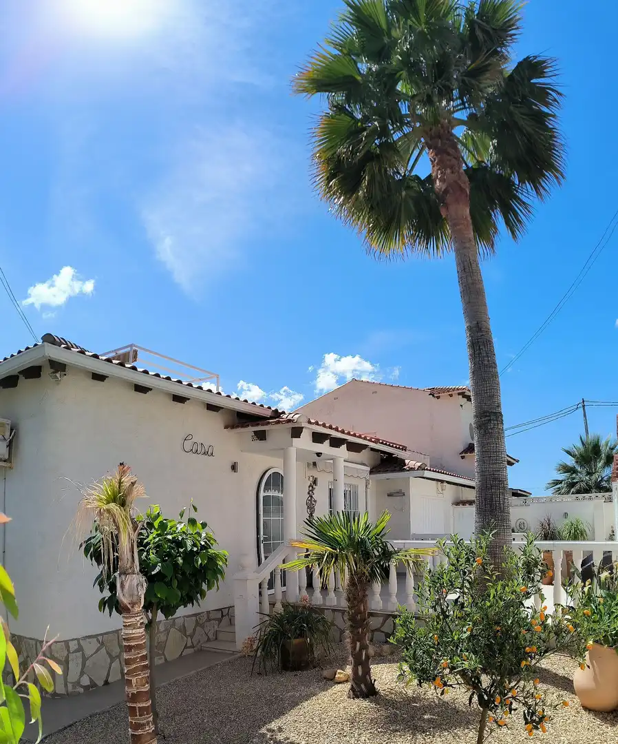 Exterior view of Houses for sale in L'Alfàs del Pi  with Air Conditioner, Heating and Terrace