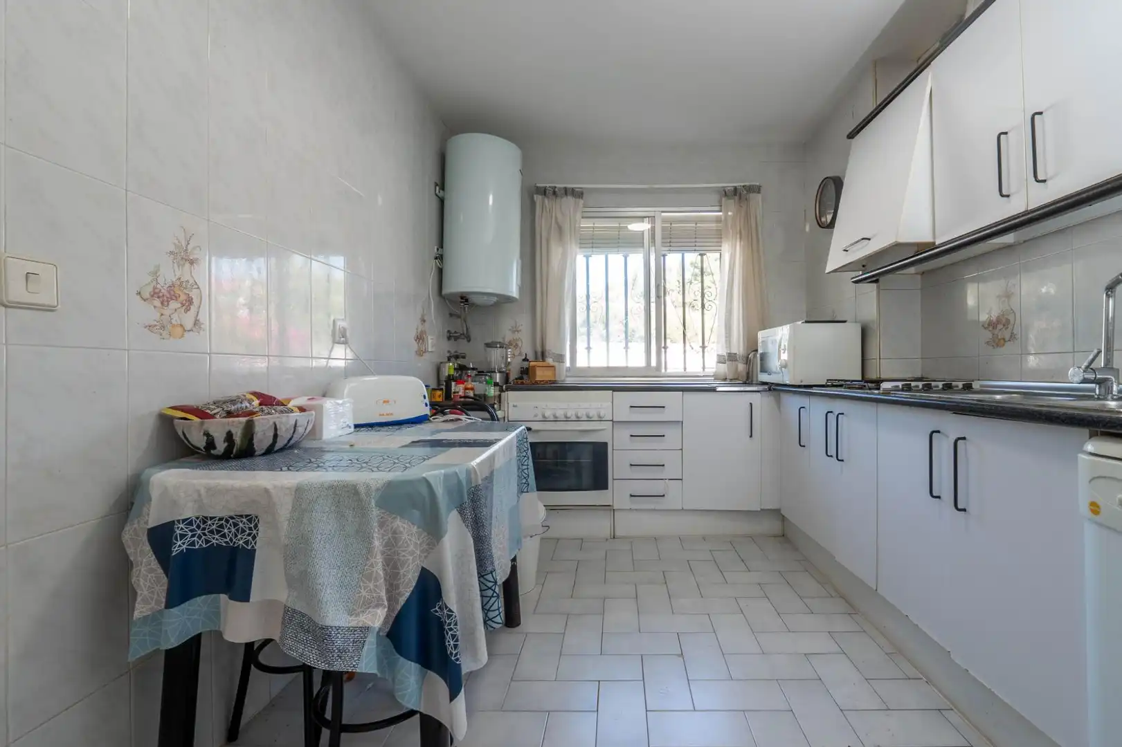 Cocina de Casa o chalet en venta en Almuñécar con Jardín privado, Terraza y Balcón