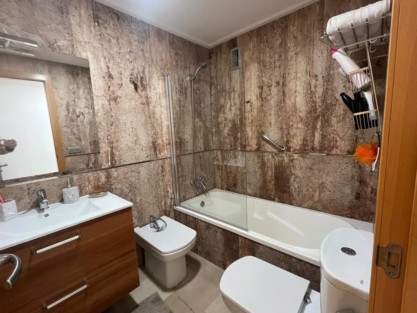 Badezimmer von Wohnungen zum Verkauf in Oropesa del Mar / Orpesa mit Klimaanlage, Terrasse und Abstellraum