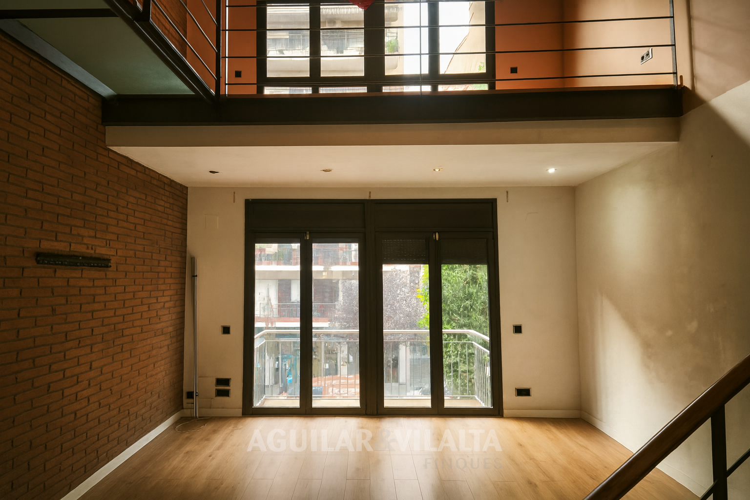 Sala d'estar de Casa adosada en venda en Granollers amb Calefacció, Jardí privat i Traster