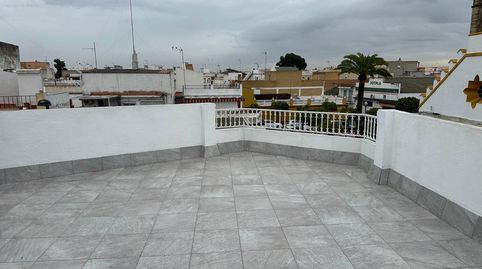 Piso A ESTRENAR en pleno centro de Dos Hermanas, consta de 2 dormitorios, salón-comedor, cocina amueblada, baño completo con placa