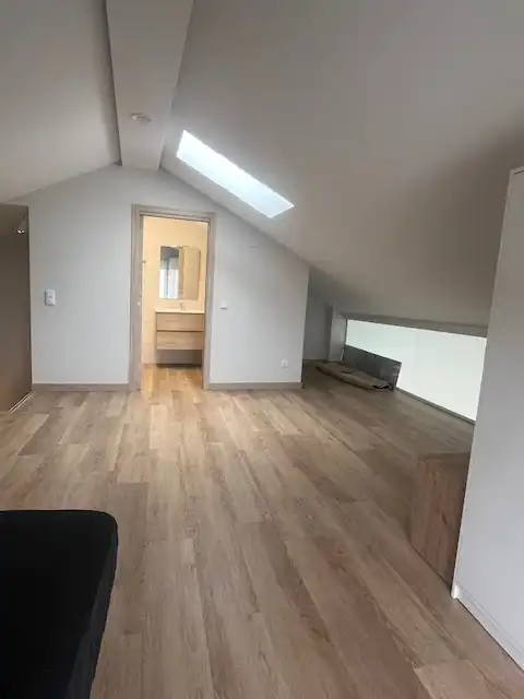 Dachboden zur Miete in Santander mit Heizung, Privatgarten und Abstellraum