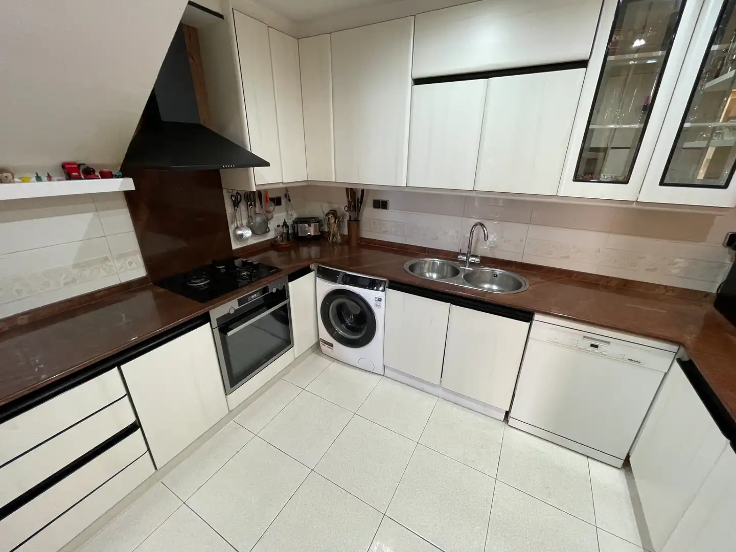 Cocina de Casa adosada en venta en Sitges con Aire acondicionado, Calefacción y Jardín privado