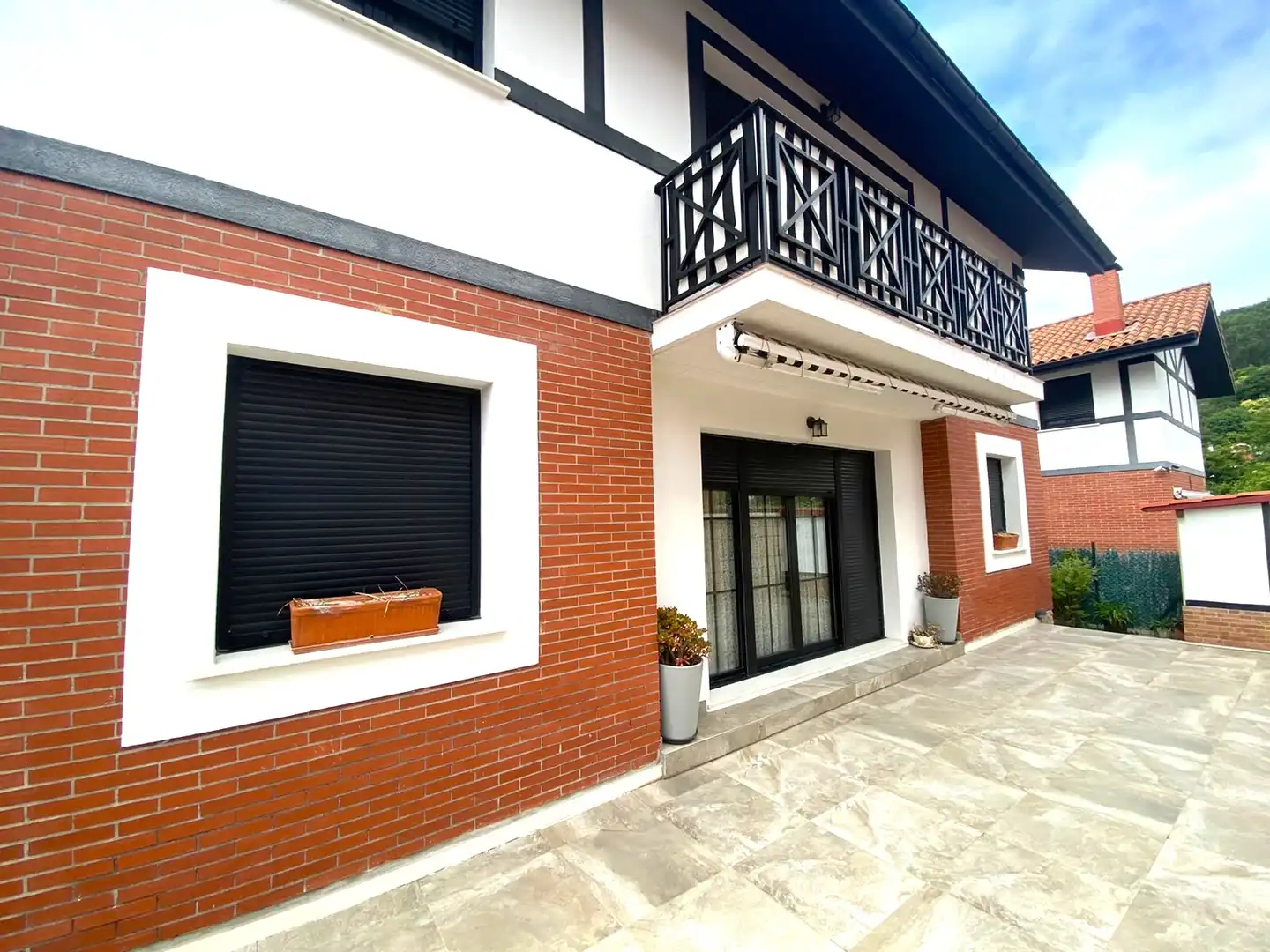 Exterior view of Houses for sale in Castro-Urdiales  with Heating, Private garden and Parquet flooring