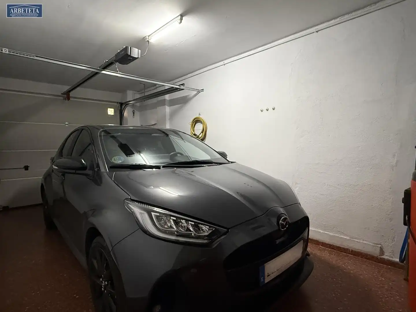 Parkplatz von Einfamilien-Reihenhaus zum Verkauf in Guadalajara mit Heizung, Parkett und Terrasse