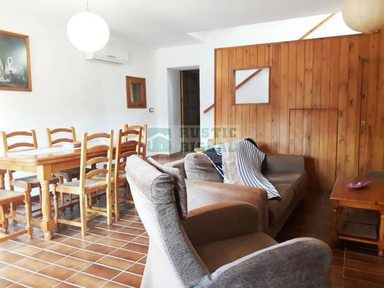 Sala d'estar de Finca rústica de lloguer en Ullastret amb Aire condicionat, Calefacció i Moblat