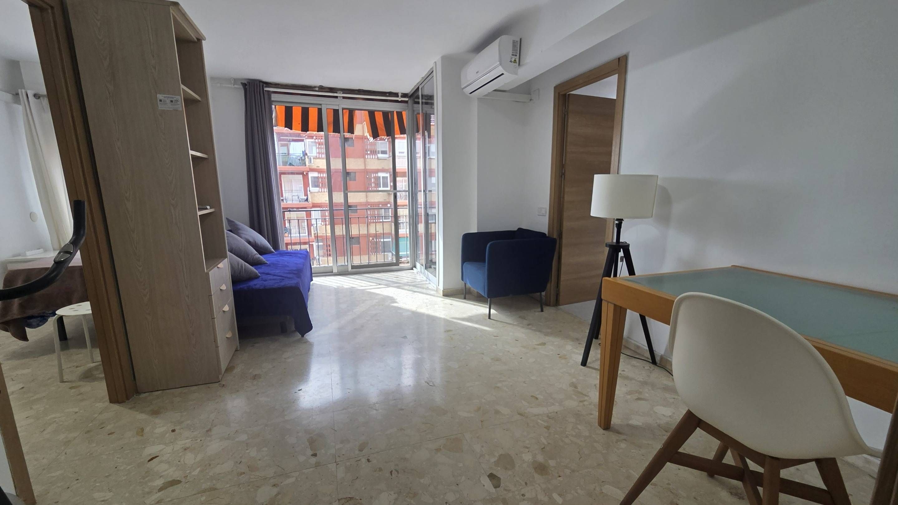 Living room of Flat for sale in  Valencia Capital  with Air Conditioner and Furnished