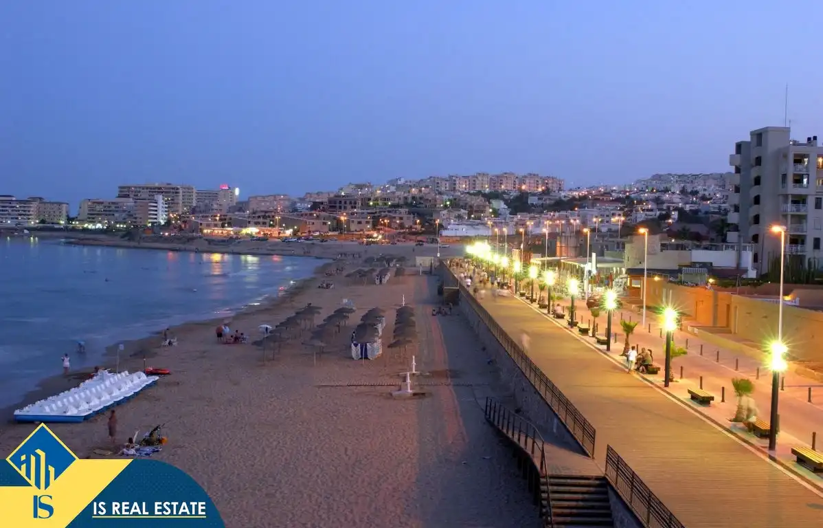 Chalet con jardín en venta en La Mata, imagen 2
